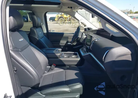 2025 Ford Expedition Platinum z USA, uszkodzony, nr VIN 1FMJU1M88SEA16026